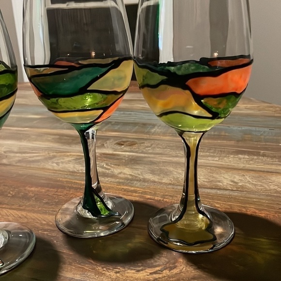 Set of four hand painted wine goblets - Picture 5 of 5